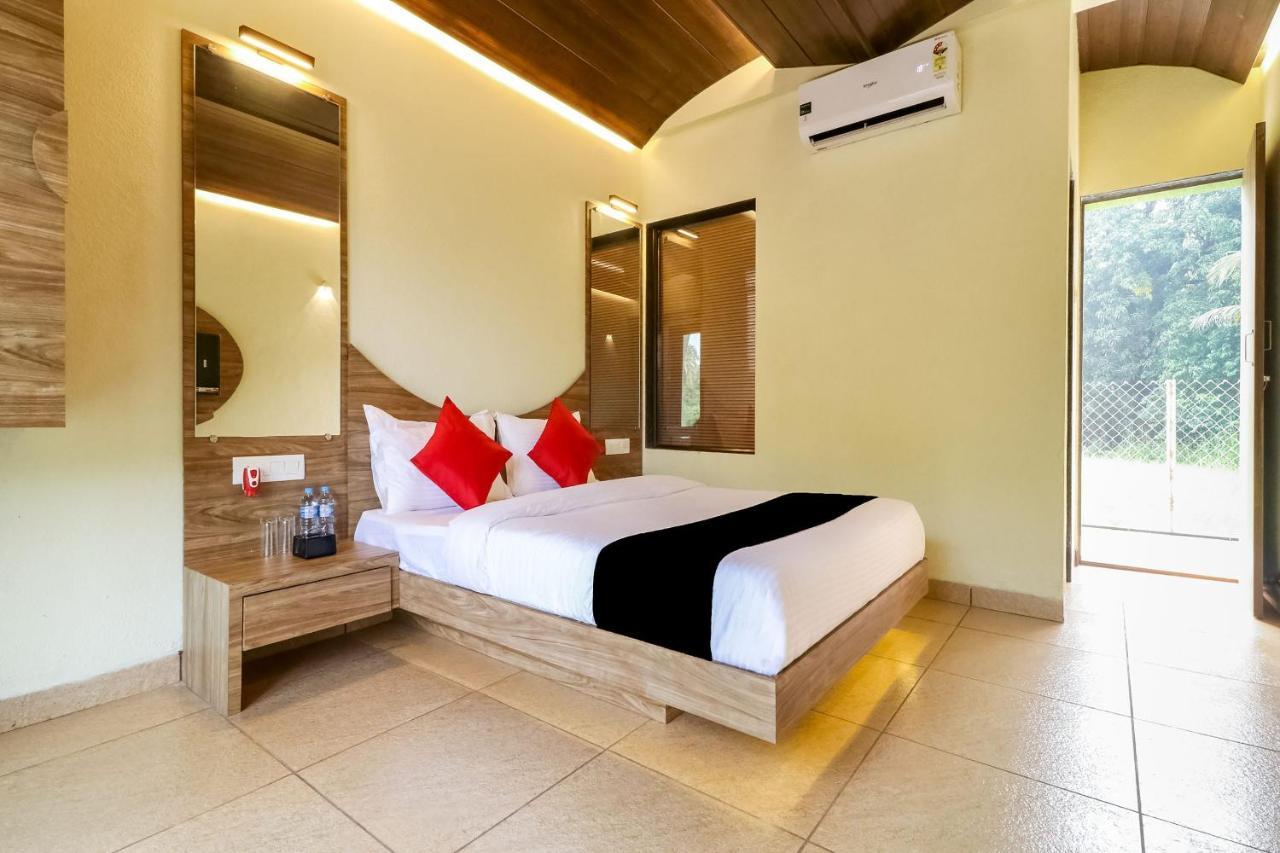 Collection O 47512 Eleven Petals Resort Alībāg Extérieur photo